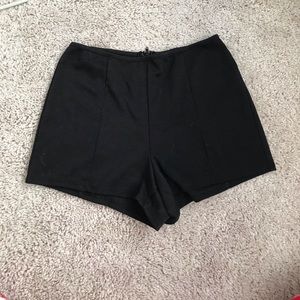 High-waisted Black Shorts
